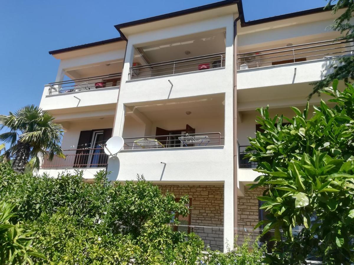 Stone-wood Apartment Kiwi Rabac Zewnętrze zdjęcie